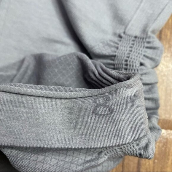 LULULEMON In The Flow Crop II Heathered Medium Grey Size 8 - Picture 12 of 13